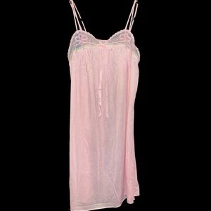 Barbizon - VTG 70’s!! Pink Lace Trim Nightgown